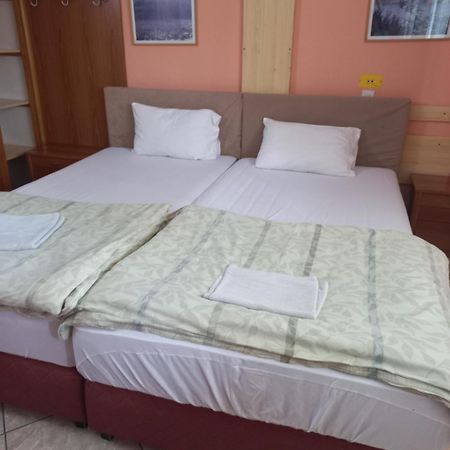 Hostel Bata คานยิชา ภายนอก รูปภาพ