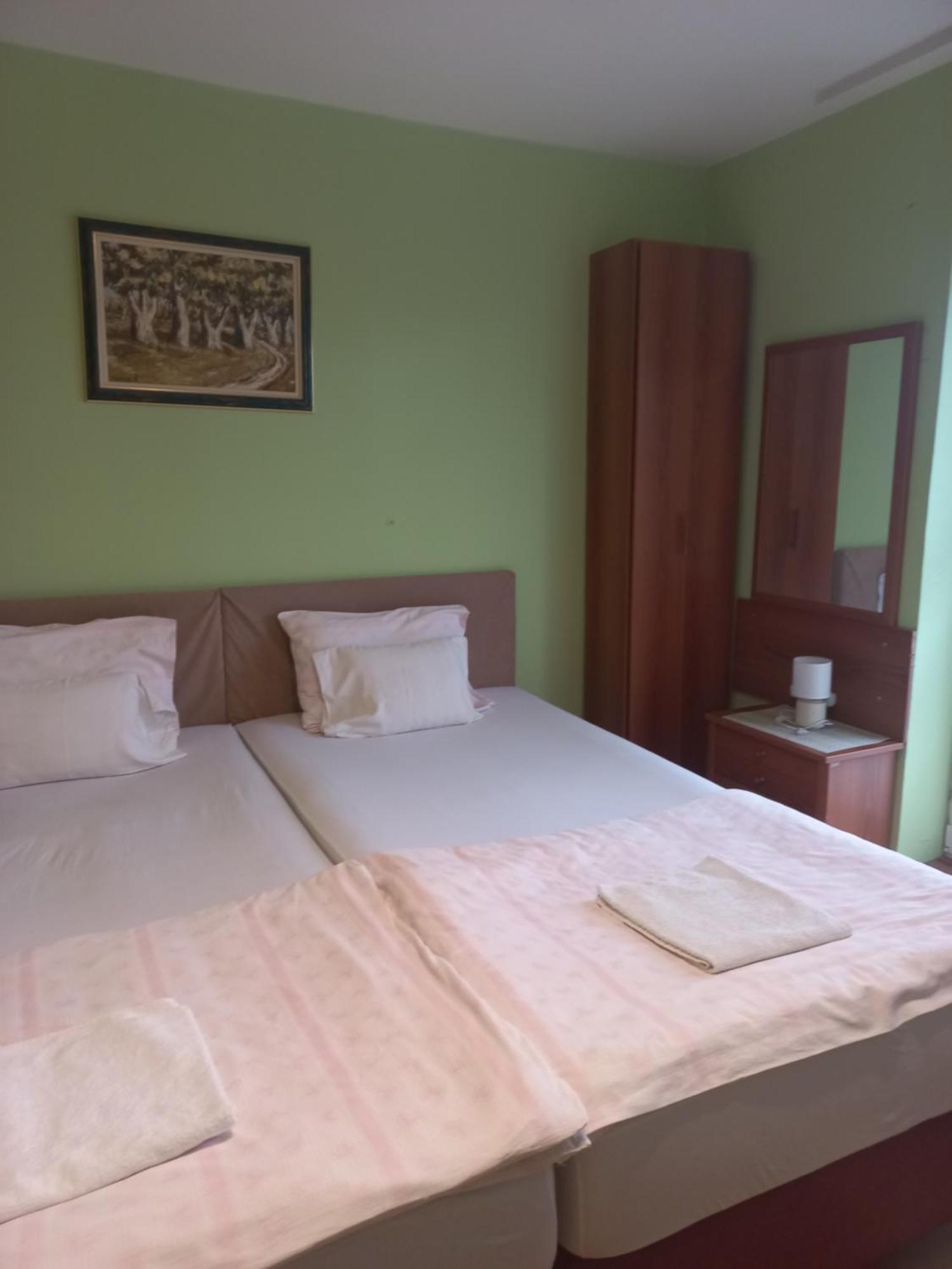 Hostel Bata คานยิชา ภายนอก รูปภาพ